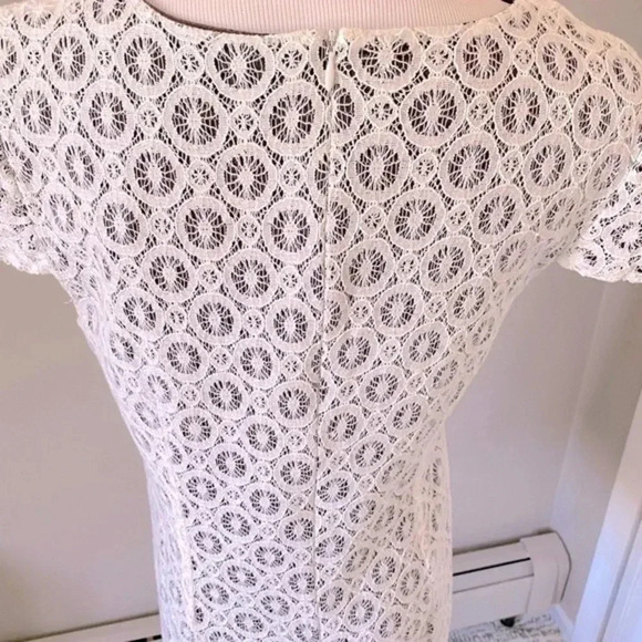 Boutique Ivory Short Sleeve Crochet Dress Women’s Size 10 - Picture 3 of 10